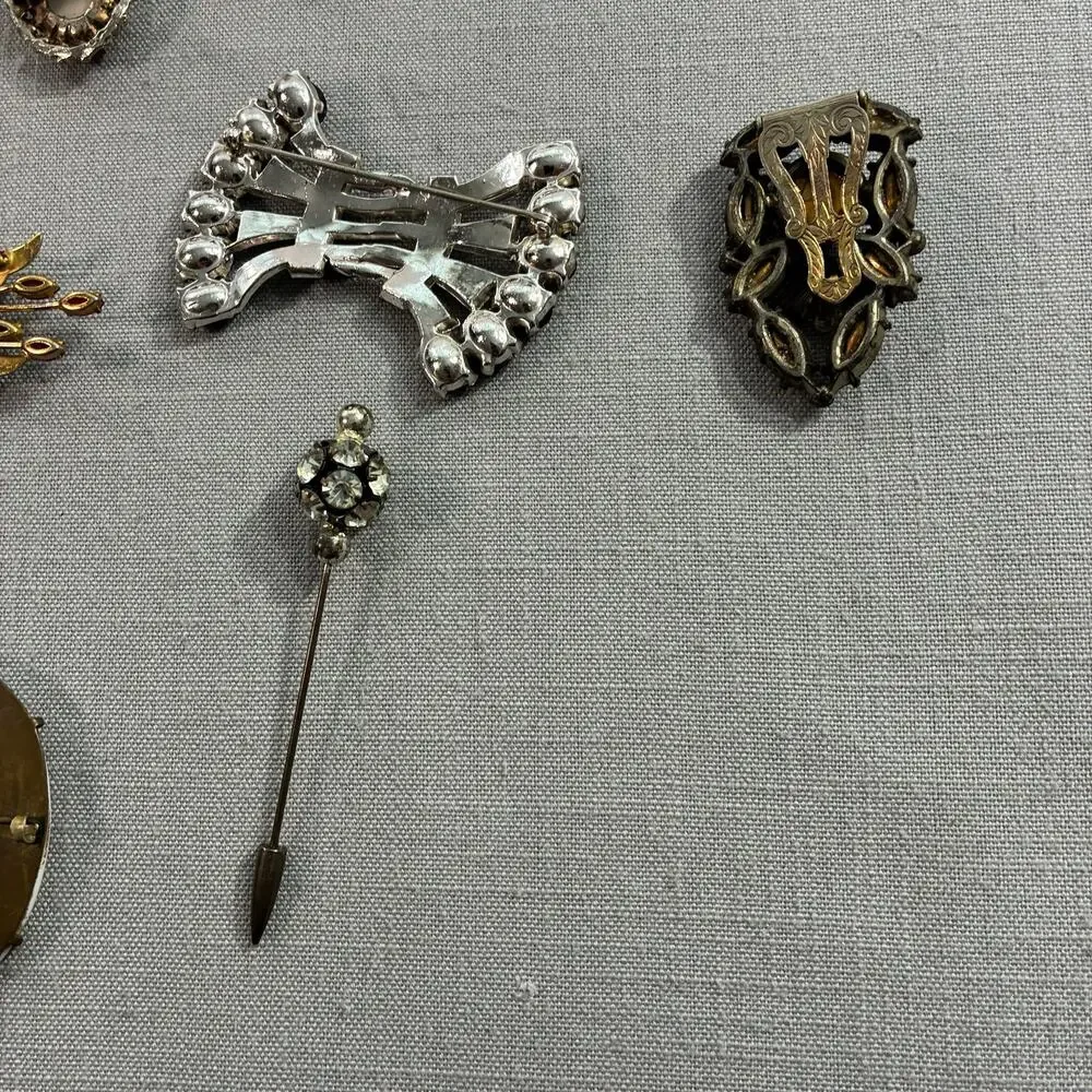Vintage Costume Jewelry Lot Rhinestone Brooches Pins Rings Floral Portrait